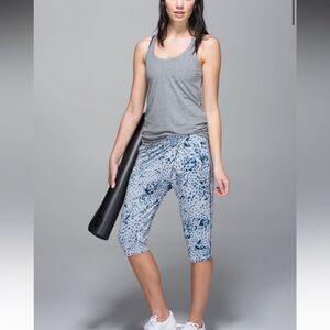 96. Lululemon Retreat Yogi Crop Star Crushed Silver Fox Deep Navy 8